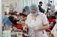 ​В День донора кровь сдало около 300 жителей Днепропетровщины