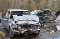 ДТП в Киевской области: столкнулись 3 авто, 4 человека травмированы, один погиб
