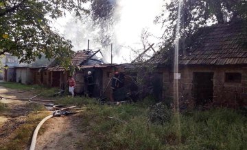 ​В Днепропетровской области сгорели надворные постройки
