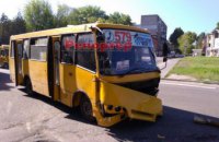 На Днепропетровщине произошло очередное ДТП с маршруткой: столкнулись «Богдан» и «Жигули» (ФОТО, ВИДЕО)