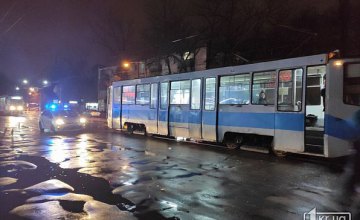 На Днепропетровщине авто сбило школьника, выходящего из трамвая