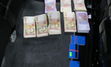 В Днепропетровске трое молдаван воровали деньги с карточек граждан Великобритании (ФОТО)