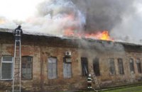 В Одессе горит здание на территории станции «Одесса-Сортировочная» (ФОТО)