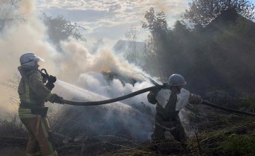В Днепропетровской области из-за пожара в экосистеме загорелся жилой дом