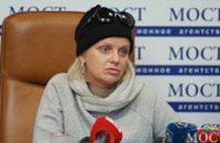 Сегодня актриса Ирма Витовская передаст коллеге по театру, который тайно ушел в зону АТО, военную амуницию