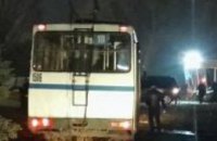 В Днепропетровске на Набережной троллейбус вылетел на тротуар: два человека травмировались (ФОТО)