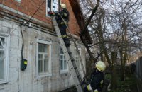 В Днепре горел частный дом: огнем уничтожено крышу и домашнее имущество
