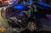В результате аварии на Криворожском шоссе мужчина оказался в заложниках собственного автомобиля