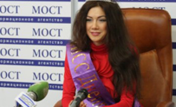 «Мисс Днепропетровск 2012» уверена, что блины, употребляемые в Масленицу, не вредят фигуре