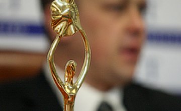 Днепродзержинец, спасший пассажиров трамвая, стал лауреатом премии «Гордість країни»