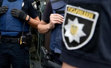 На Днепропетровщине пьяный мужчина убил человека на глазах у 5-летнего сына