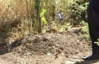 В Николаевской области 18-летняя девушка родила ребенка в туалете и закопала его в огороде