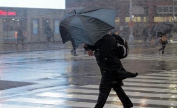 ГСЧС предупреждает о сильных дождях и порывах ветрах в Днепре 7-8 ноября