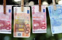 Ко Дню Независимости на межбанке упали доллар и евро 