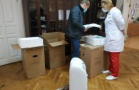 Життєдайний кисень: ДТЕК та Фонд Ріната Ахметова передали кисневі концентратори Павлоградській лікарні інтенсивного лікування