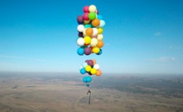 Житель Британии пролетел над Африкой на воздушных шарах (ВИДЕО)