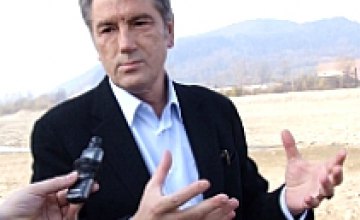 Ющенко занялся перегноем и свиньями, но мечтает о Сирии