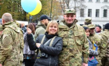 Танцы, фото с героями и шествия - как Днепропетровщина праздновала День защитника Украины (ФОТОРЕПОРТАЖ)