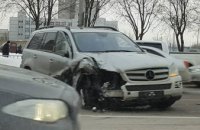 ДТП в Днепре: на Запорожском шоссе столкнулись элитные иномарки (ФОТО)