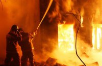 В Харьковской области пожарные спасли 11 человек из горящего студенческого общежития