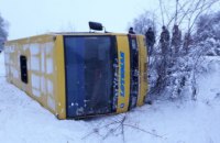  В Днепропетровской области перевернулся автобус: есть пострадавшие (ФОТО)