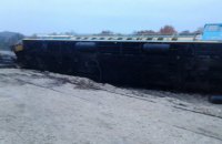 В Хмельницкой области пьяный машинист опрокинул грузовой поезд 