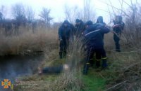 Ужасная находка: на Днепропетровщне из канала достали тело мужчины 