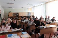 ﻿Родительский комитет и ученики Апостоловского районного лицея-интерната выступили за сохранность учебного заведения 