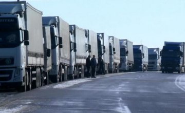  Кабмин запретил транзит российских грузовиков