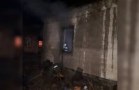 На Днепропетровщине вспыхнул частный дом: огнём повреждено 100 кв. метров