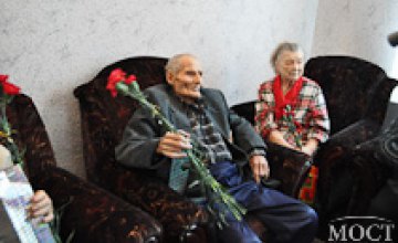 В Днепропетровском областном госпитале для инвалидов Великой Отечественной войны поздравили ветеранов (ФОТО)