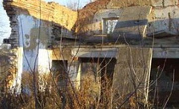 В Запорожской области на детей обрушилась часть заброшенного дома