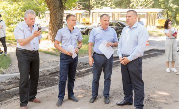 Борис Филатов: городская власть взялась за магистрали в самых отдаленных районах Днепра, которые не ремонтировали никогда