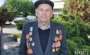 Ветерану Великой отечественной войны Петру Скубаку 90 лет и больше половины своей жизни он отдал Павлоградскому химическому заво