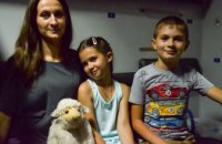 Двадцать пять сирот и детей АТОшников отправились на отдых в Грецию