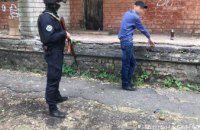На Днепропетровщине полицейские остановили мужчину за распитие пива и нашли у него в штанах гранату РГД
