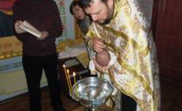 В Днепропетровском СИЗО состоялось крещение младенца заключенной