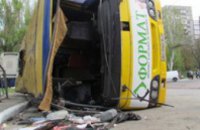В Мариуполе перевернулся пассажирский автобус: пострадали 25 человек (ФОТО)