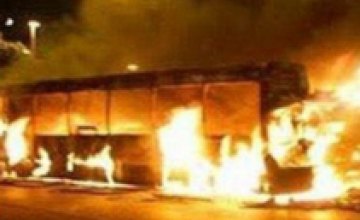 В Мариуполе ночью сепаратисты сожгли троллейбус 