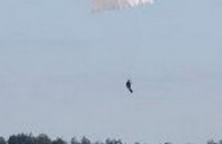 В Новомосковске десантники отрабатывают прыжки с парашютом 