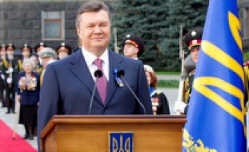 Виктор Янукович поздравил соотечественников с Днем Победы