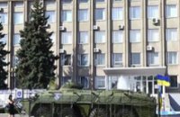Партия «Відродження» передала украинским военным БТР и бронированный джип