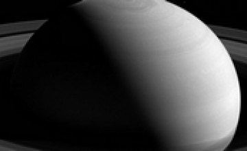 Снимки Сатурна за 11 лет соединили в видеоролик (ВИДЕО)