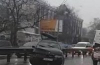В Киеве произошло серьезное ДТП с пострадавшими и опрокидыванием автомобиля (ФОТО)