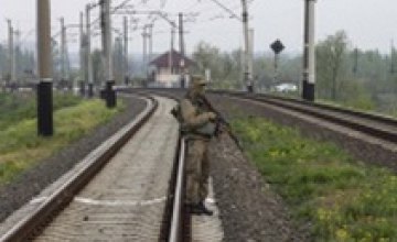 В Донецкой области террористы взорвали еще два моста и приостановили движение поездов