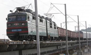 В Киеве мужчина погиб на крыше вагона товарного поезда 