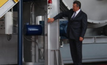Виктор Янукович в Днепропетровске ввел в эксплуатацию первый в Украине и СНГ завод по безотходной переработке использованных акк