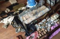 В Днепропетровской области СБУ прекратила деятельноcть группы торговцев оружием