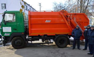 На улицы Слобожанской объединенной громады выехал новый мусоровоз