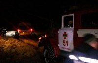 ​На Днепропетровщине автомобиль скорой помощи попал в ловушку: потребовалась помощь спасателей